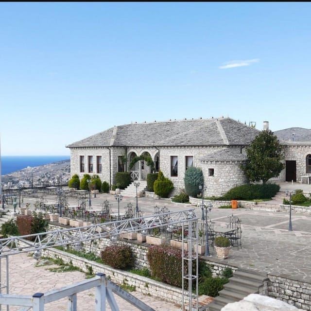 Excursión de un día desde Saranda/Ksamil: Gjirokaster +Blue Eye y Lekursi