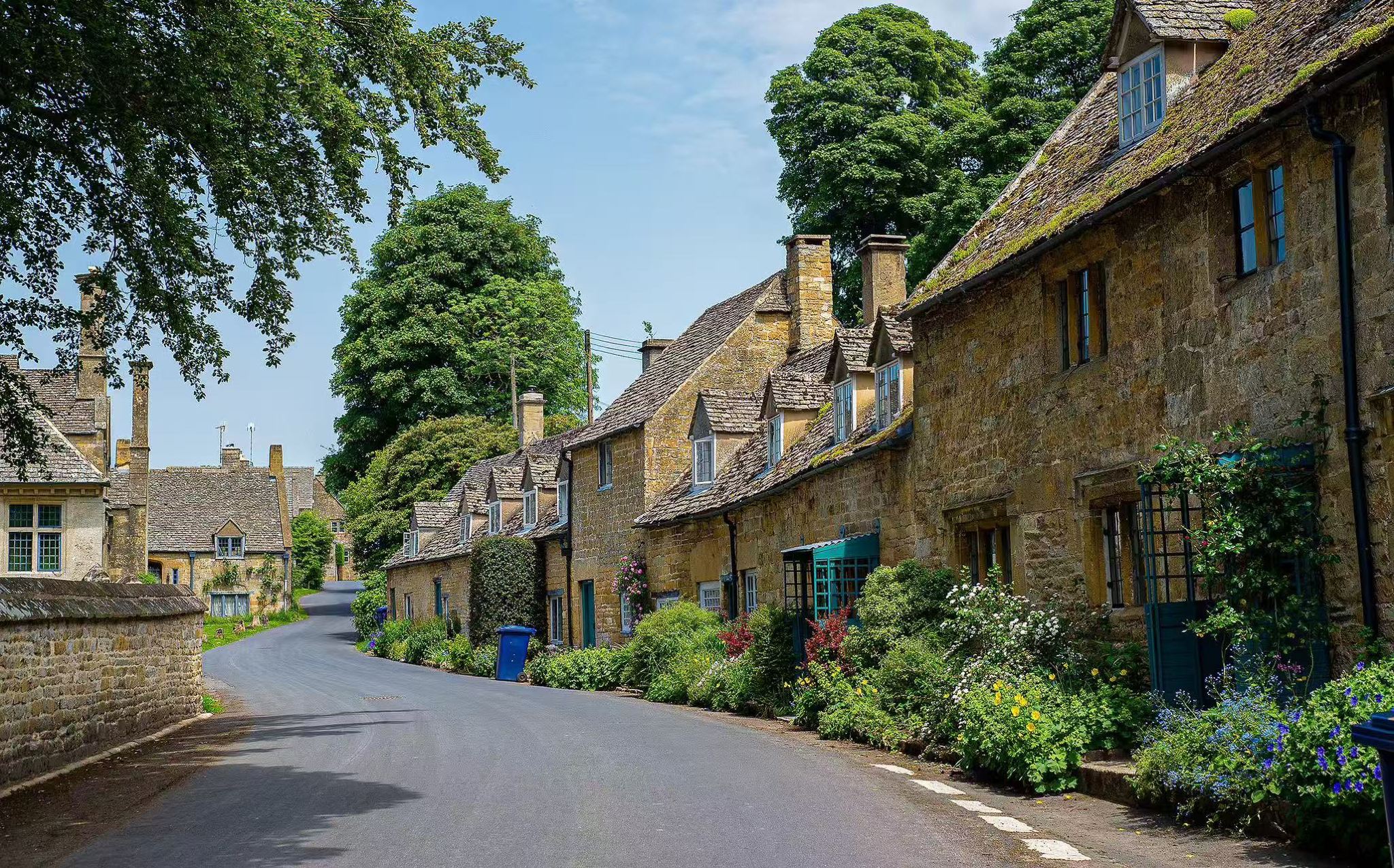 Tour di gruppo di un giorno a Londra: Cotswolds + Casa natale di William Shakespeare + Anne Hathaway's Cottage