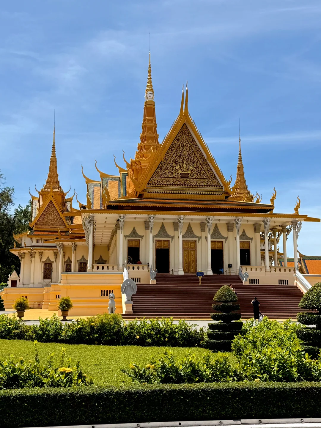 Phnom Penh Classic In-Depth Tour: Royal Palace, Wat Phnom, and National Museum 1-day tour