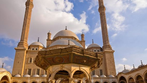 Cairo & Pyramids of Giza: Private Guided Tour + Transfers + Lunch