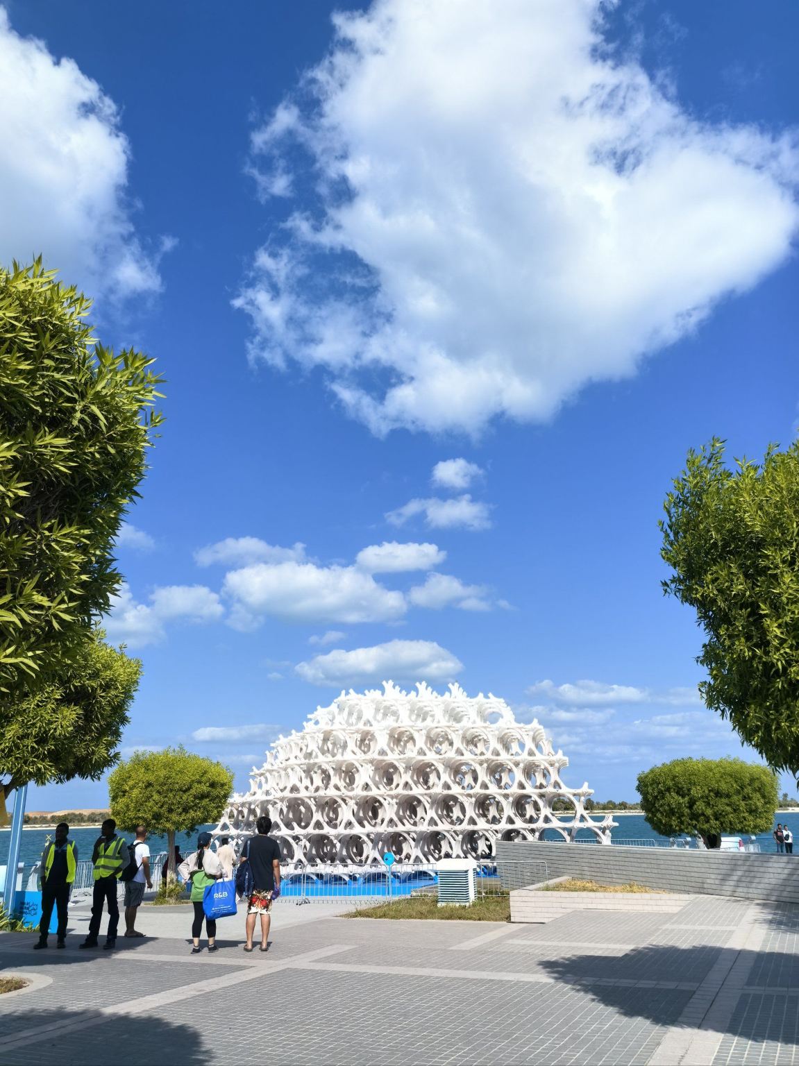 Dubai Abu Dhabi Private Car Day Tour: Ferrari World/Yas Waterworld/Warner Bros. World (Choose One)