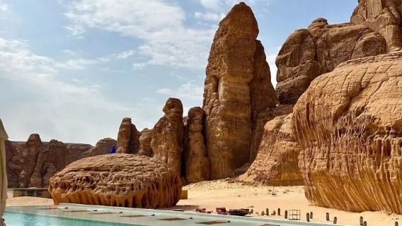 Arab Saudi lawatan sehari sewaan peribadi ke Bandar Purba Al Ula + Lembah Ikma [tidak termasuk tiket masuk]