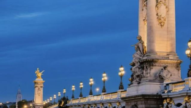 法國亞歷山大三世橋+大皇宮+瑪德蓮+薇薇安建築美學中文一日遊