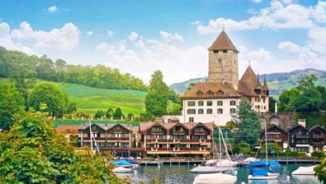 瑞士因特拉肯-施皮茨-藍湖-備選滑梯【中文包車自由行】