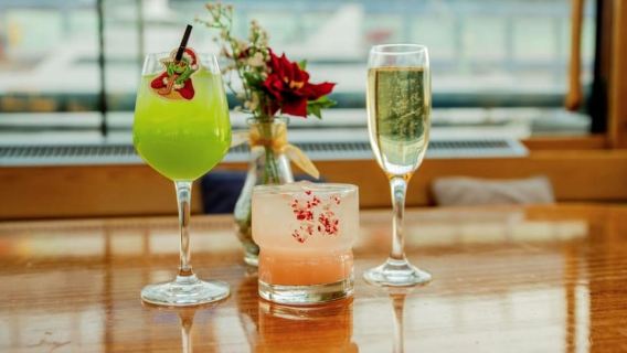 NYC: Night Holiday Lights and Cocoa Cruise