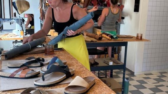 Palma, Santa Catalina: Sandal-Making Workshop