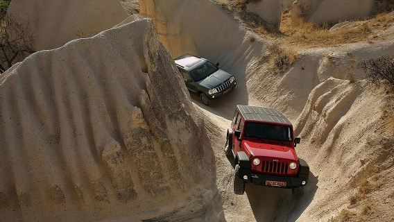 Cappadocia off-road Jeep tour (professional guide + valley crossing + ride through the wilderness)