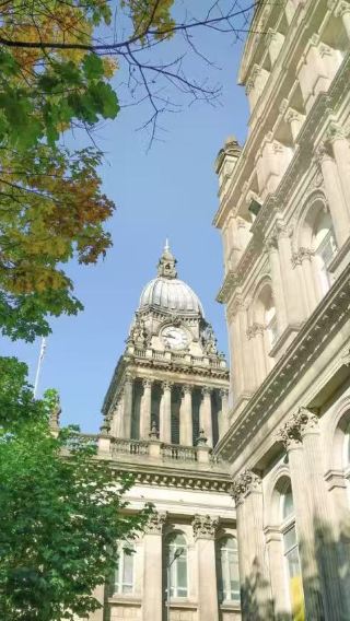 York round-trip: Leeds Civic Hall + Art Gallery + Millennium Square + The Exchange [Chinese/English private charter]