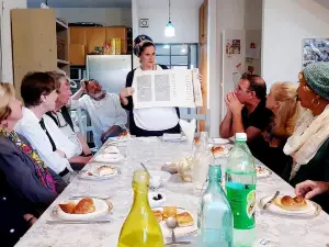 Unique Peek Hosting Lecture + Meal at Jewish Orthodox Home