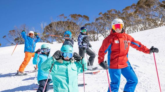 Perisher skiing day tour (round trip from Sydney/7 hours of activity)