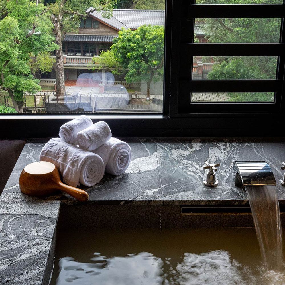 Beitou Genießen Sie 90 Minuten Thermalbad in einer privaten Kabine für 2 Personen (am Wochenende +NT$300 für 2 Personen)