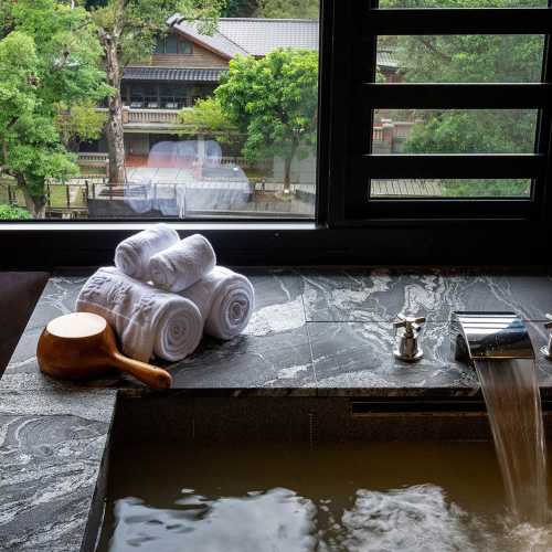 北投享溫泉2人湯屋泡湯90分鐘(假日2人+NT$300)
