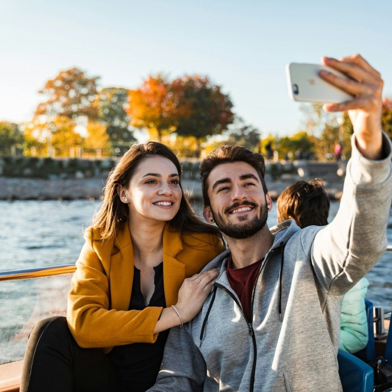 Visite touristique rouge de Copenhague : circuit de 24 h en bus et en bateau à arrêts multiples.
