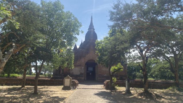 Kuil Ananda di Kerajaan Pagan, Myanmar: Perjalanan Menakjubkan di antara Ribuan Pagoda
