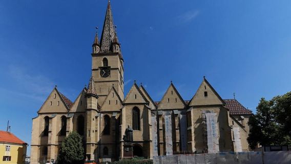 BV03-Sibiu & Transfăgărășan:Medieval Charm &Mountain Thrills