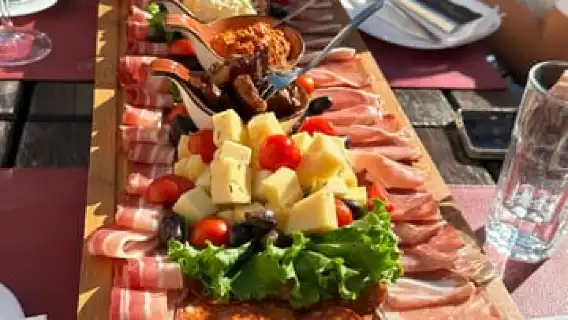 Kotor: Private Walking Tour with Wine and Food Tasting