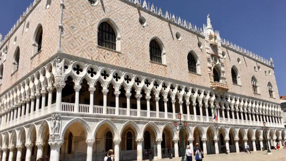 Venesia: Akses Prioritas Tur Kelompok Kecil Istana Doge