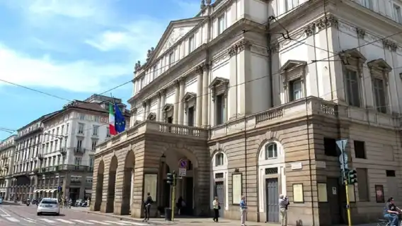 Milan: Skip-the-Line La Scala Theatre Museum Guided Tour