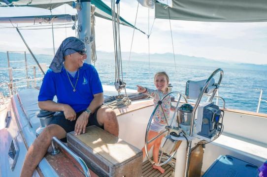 Nuevo Vallarta: Tour de avistamiento de ballenas en velero