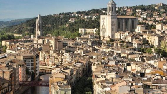 Barcelona: Private Tour Dalí, Cadaqués and Girona