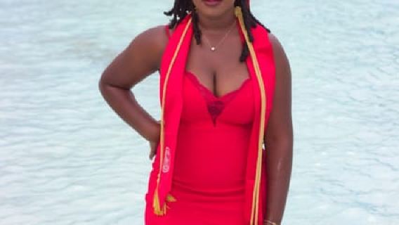 Cartagena: Beach Photoshoot with Professional Photographer