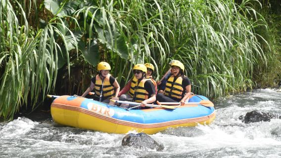 Whitewater rafting sul fiume Telaga Waja a Bali