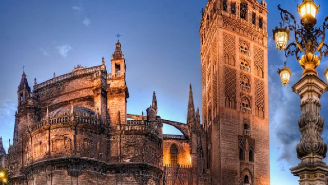 Sevilla: Tour nocturno guiado