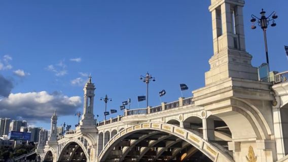 One-Day Dali Time Machine: Stroll Through the Ancient Town's Lively Scenes · Gaze Upon Millennia-Old Buddhist Radiance · Encounter European-Style Bridge Silhouettes