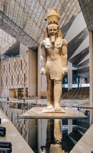 ピラミッド＋スフィンクス＋大エジプト博物館＋専用車送迎＋現地30年の旅行会社
