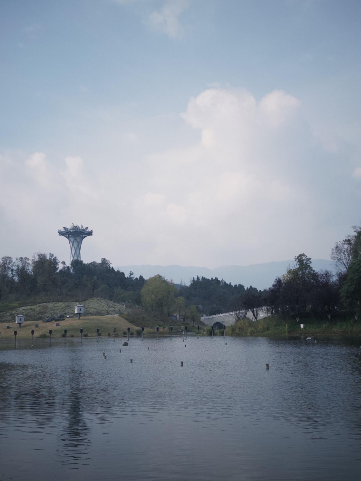 Tagesausflug mit Privattransfer zur Leninismus-Straße in Dazhou, Sichuan, dem alten Tempel Sanqinggong und der alten Sanli-Straße mit englischsprachigem Service