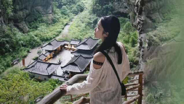 Chongqing + Wulong 1-Day Tour: Fairy Mountain + Three Natural Bridges (Including Admission Ticket, Shuttle Bus, and Lunch)