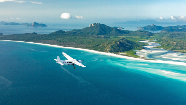 Australia: Experiencia de vuelo panorámico por las Whitsundays + vistas impresionantes de la Gran Barrera de Coral, el arrecife Heart, la playa Whitehaven y la bahía Hill [Incluye recogida en Airlie Beach]