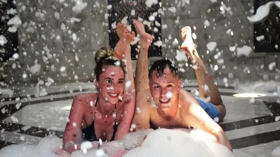 Experiencia de baño turco tradicional en Antalya con recogida en el hotel
