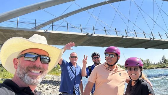 Calgary: Bow River, Peace Bridge & Inglewood Bike Tour