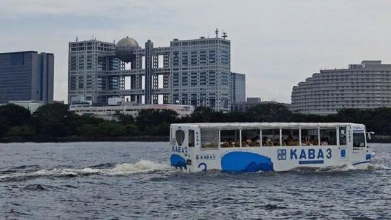 Tokion Odaiba KABA vesimaalla kulkeva bussi (vesi- ja maantiekuljetus + merenrannan maisemat + ainutlaatuinen vesinäköala)
