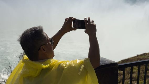 Toronto: Niagara Falls Tour with Boat + Journey Behind falls