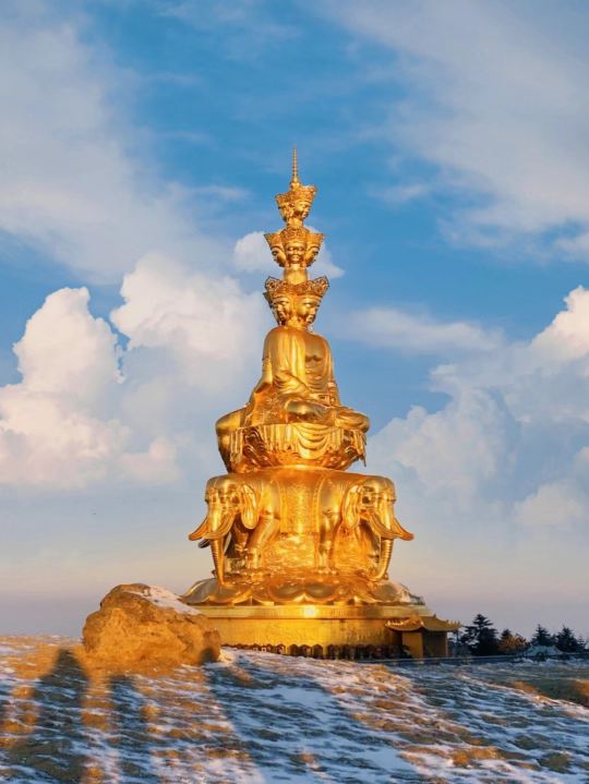 峨眉山一日遊【全景深度漫遊·15人小團·半山+金頂】