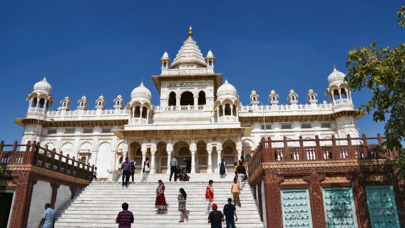 6-Day Rajasthan Tour of Jodhpur, Udaipur & Mount Abu with Guide Service