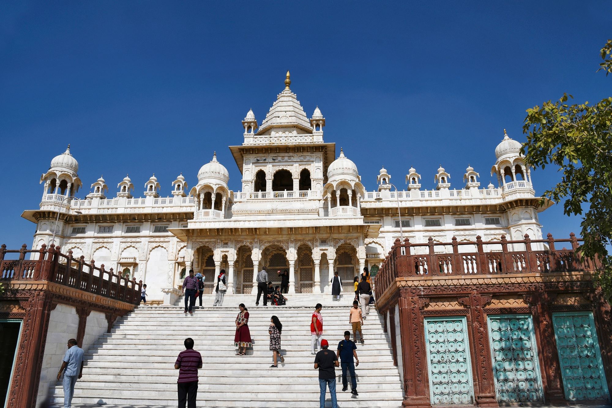 6-Day Rajasthan Tour of Jodhpur, Udaipur & Mount Abu with Guide Service