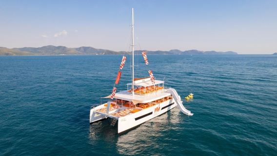 Паттайя: Однодневный круиз на катамаране с вечеринкой по 3 островам