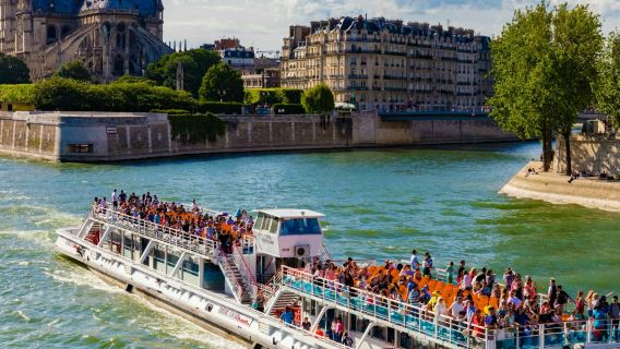 Seine River: Cruise by Bateaux Mouches