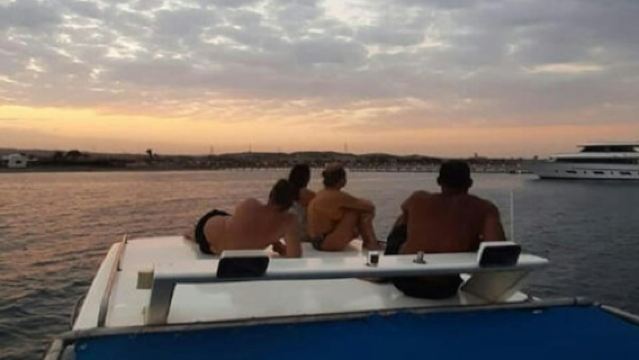 Find Dugong: Private Speedboat