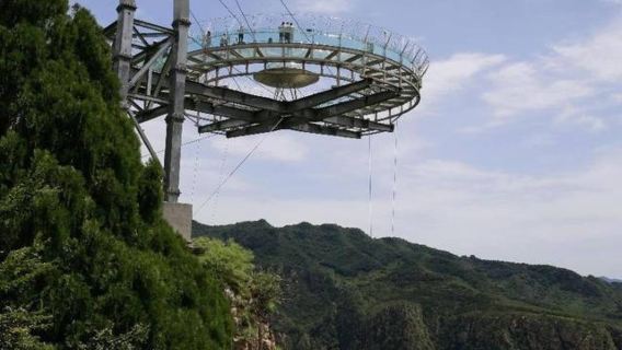 Private Shilinxia Day Tour:Step on UFO Glass Cantilever&Glide Through Scenery by Cable Car