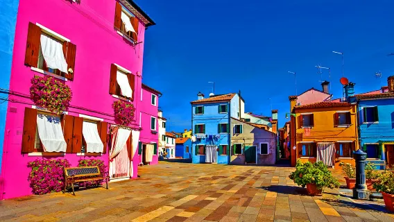 Murano, Burano & Torcello: Guided Boat Tour + Glass-blowing Demonstration