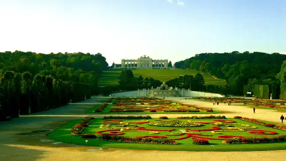 ทัวร์ชมดนตรีคลาสสิกเวียนนาและพระราชวังอิมพีเรียล พระราชวังเชินบรุนน์ + มหาวิหารเซนต์สตีเฟน + ฮอฟบูร์ก
