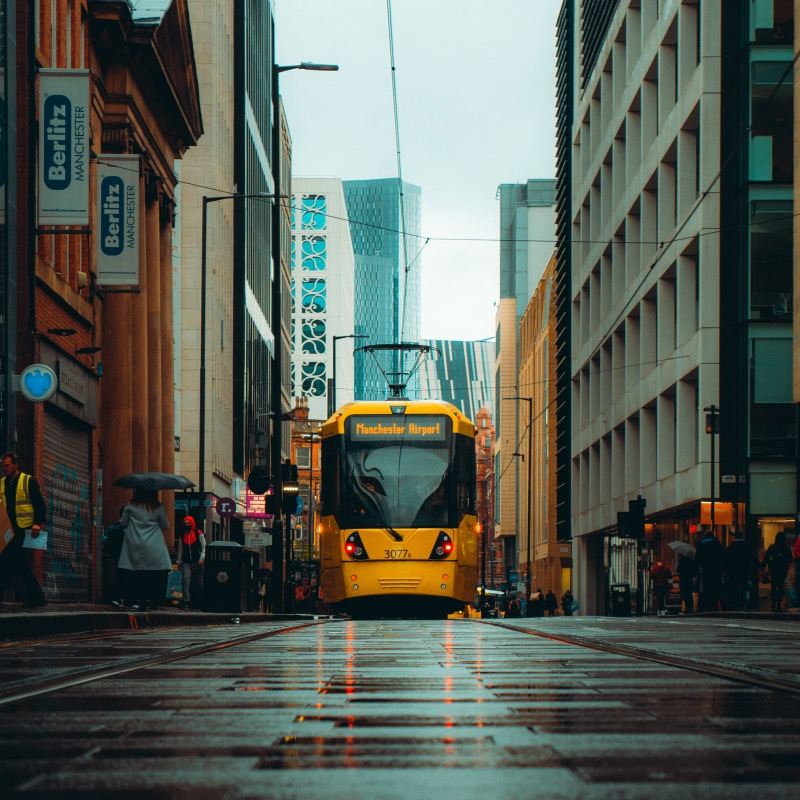 Buchen Sie nach der Beratung einen Punkt-zu-Punkt-Transfer/Reise mit Reiseleiter oder privatem Fahrzeug für Manchester, York, Lake District, Albert Square, Etihad Stadium, Castlefield Urban Heritage Park.