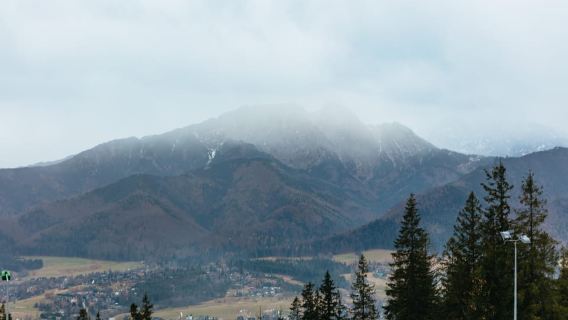 Krakau: Zakopane-Tour, lokale Verkostung, Seilbahn und heiße Quellen