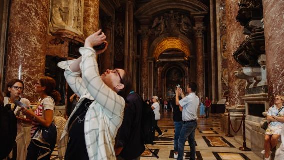 Petersdom: Tour mit bevorzugtem Einlass, Kuppel und Krypta
