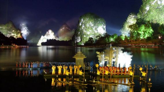 【満喫の1日間】四つ星遊覧船に乗って水墨画の世界～漓江下り·「印象劉三姐鑑賞」