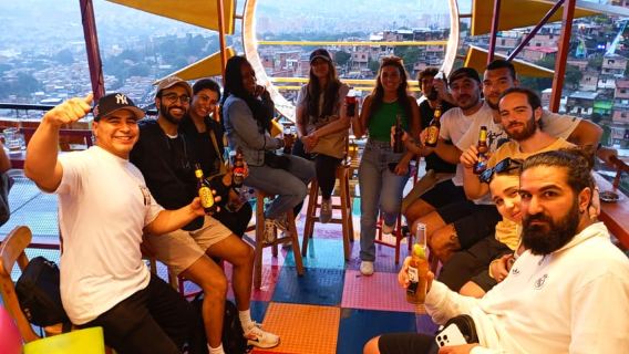 Medellín: Graffiti-Tour durch Comuna 13 mit Street Food und Seilbahn